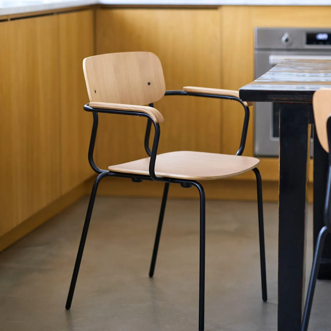 Jakob Thau J183 - Holmen - Stabelstol m. armlæn - Stål - Eg Outlet