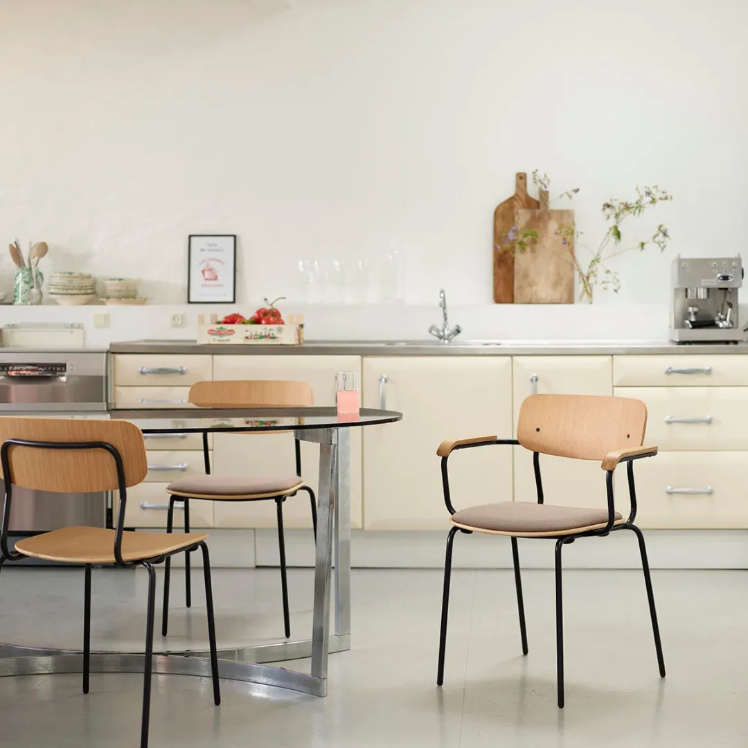 Jakob Thau J183 Holmen - Stabelstol m/armlæn - Taupe Clearance