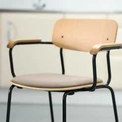Jakob Thau J183 Holmen - Stabelstol m/armlæn - Taupe Clearance