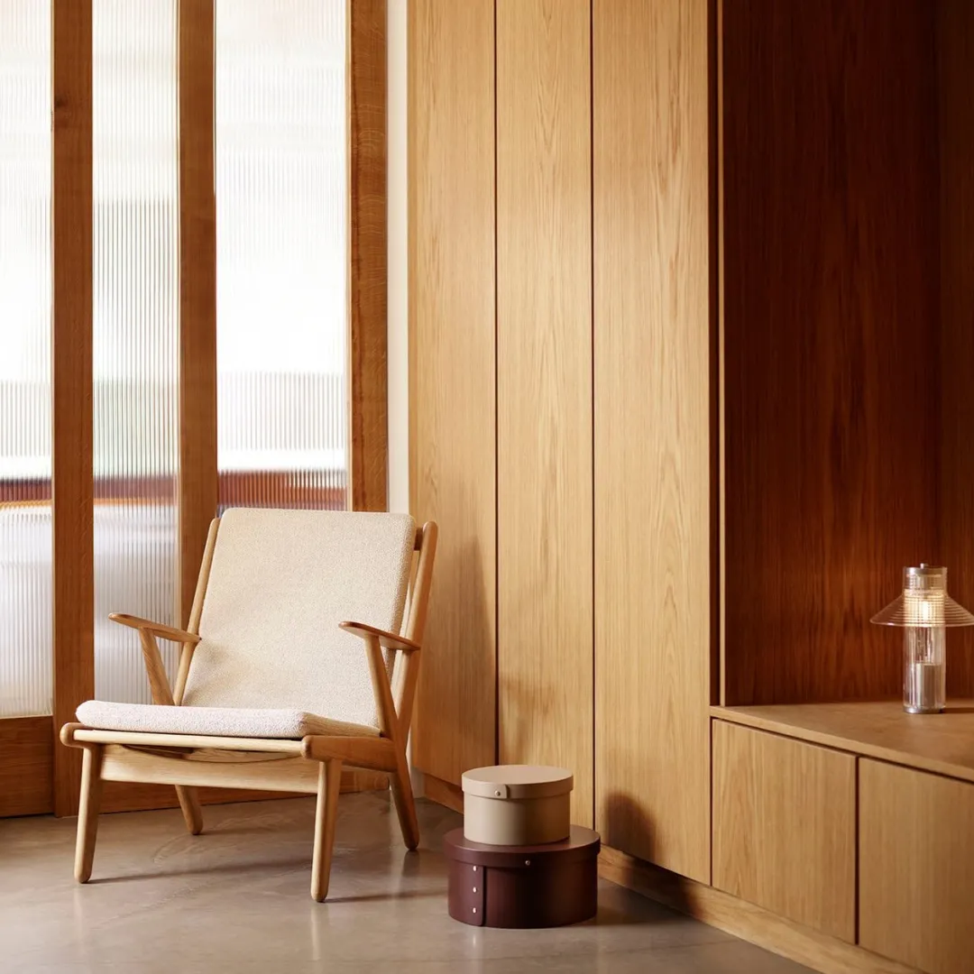 Poul M. Volther J53 - Lænestol - Eg - Beige